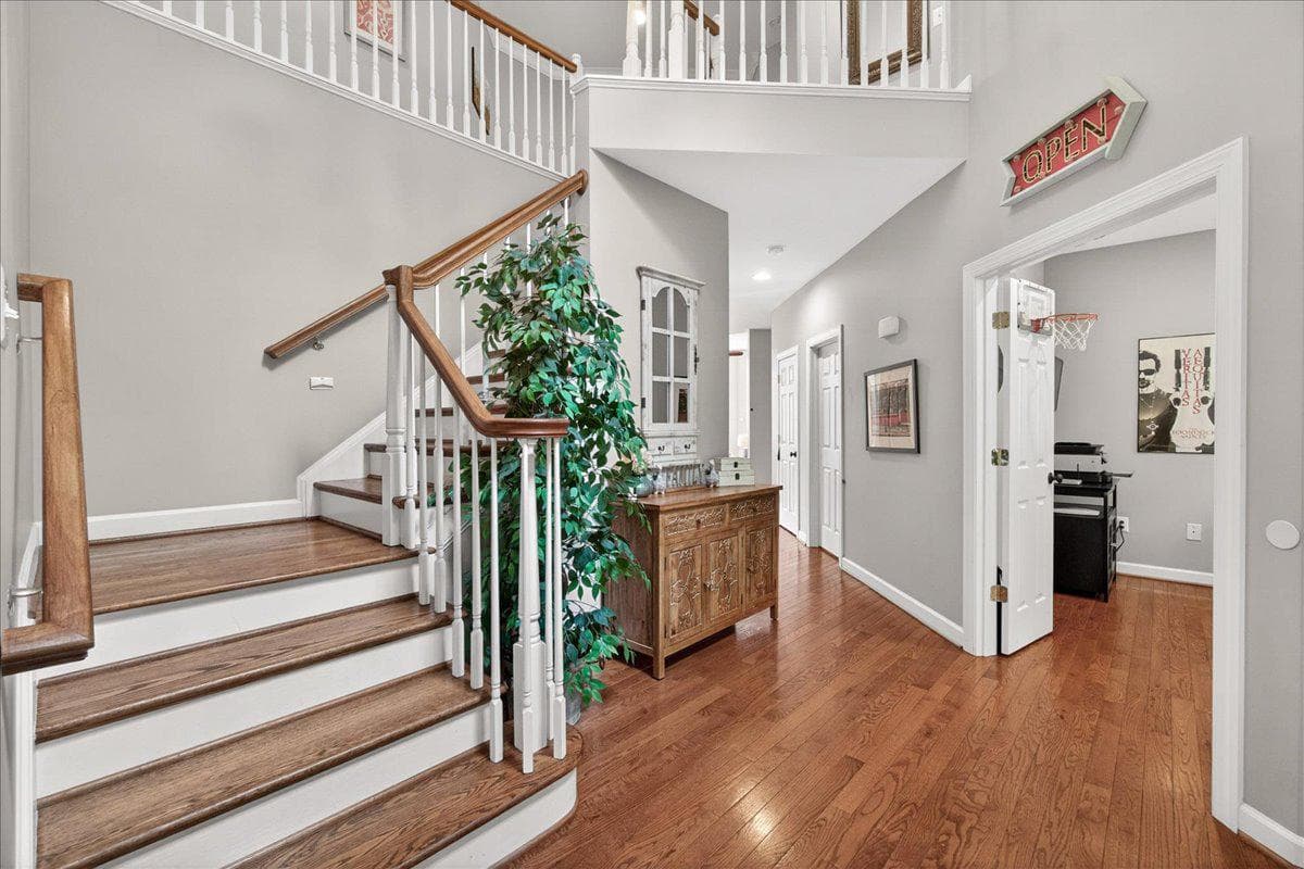 9710 Woodfield Court photo 11
