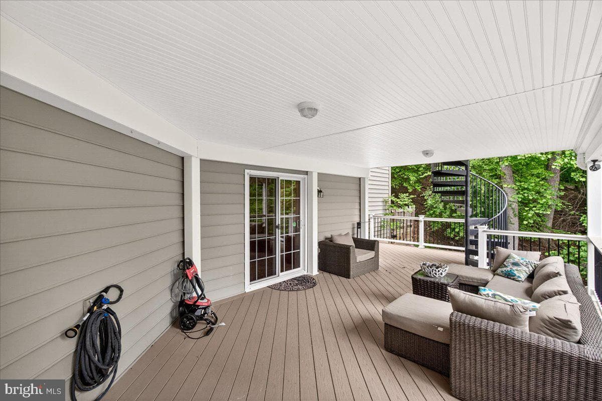 9710 Woodfield Court photo 62