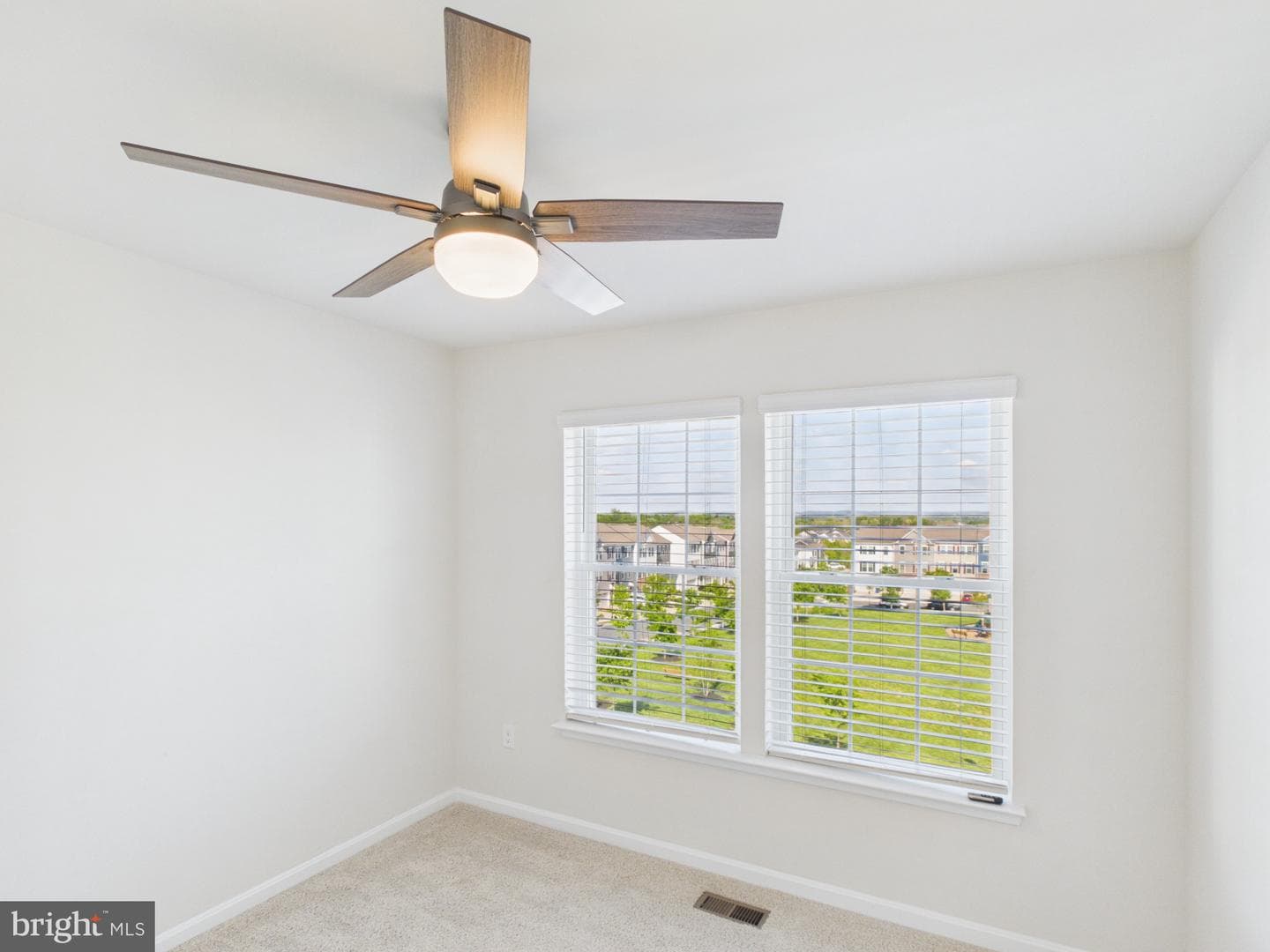 2011 Pomona Way photo 17