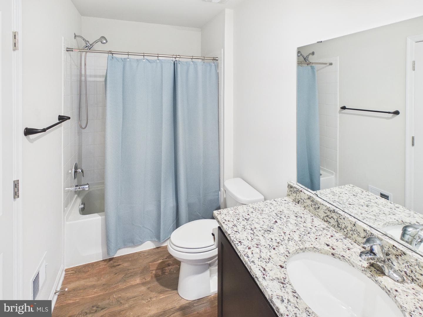 2011 Pomona Way photo 18
