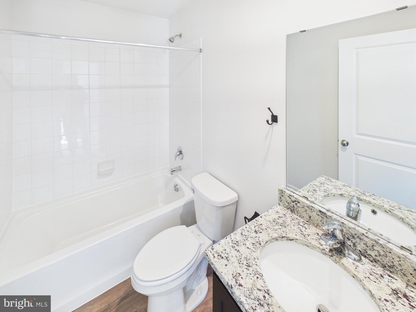 2011 Pomona Way photo 8