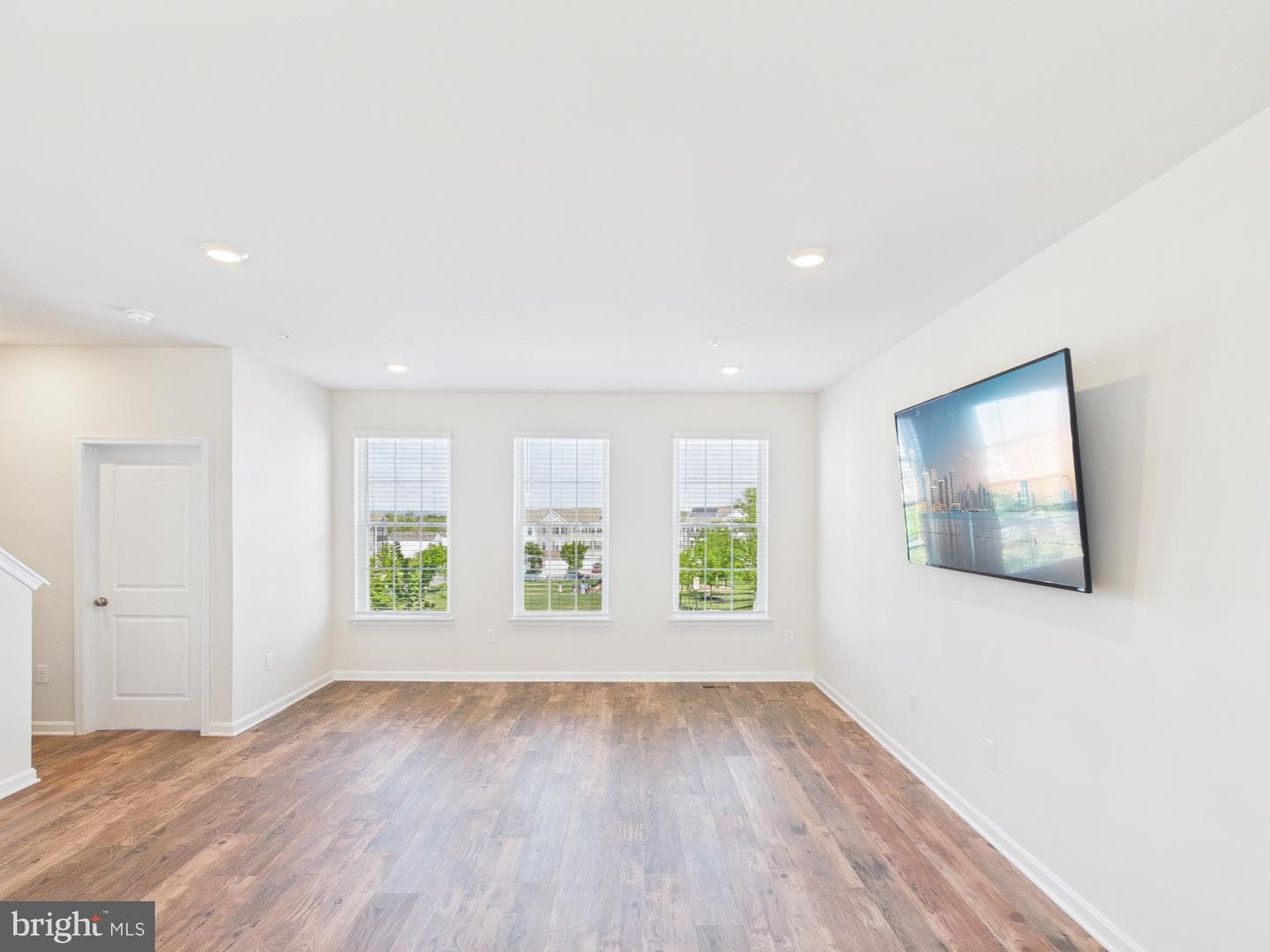 2011 Pomona Way photo 9
