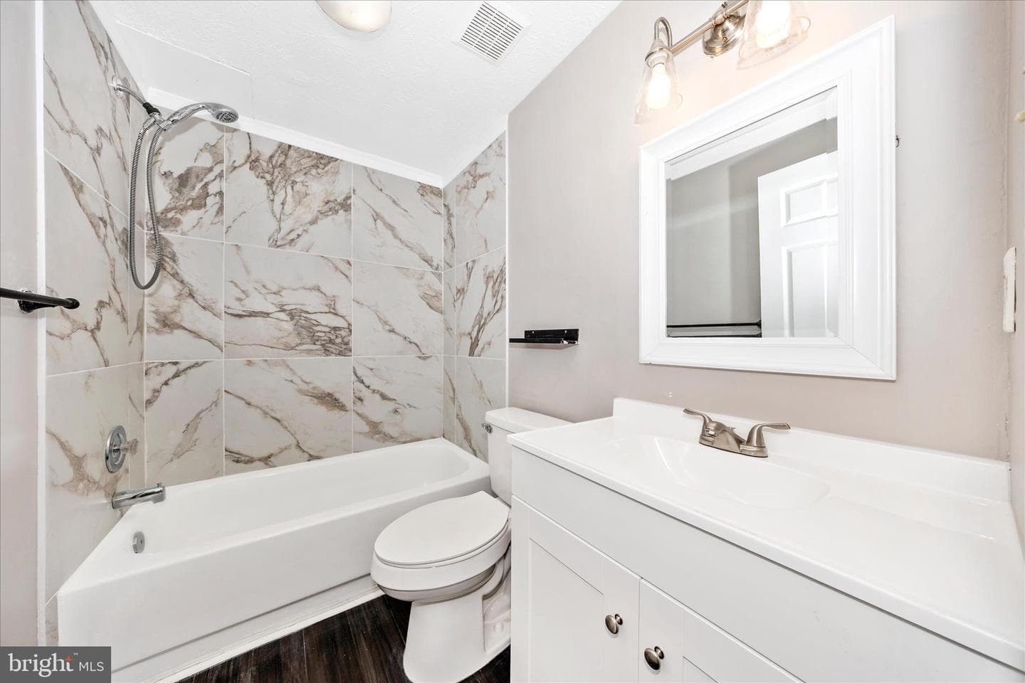 572 Hollyberry Way photo 34