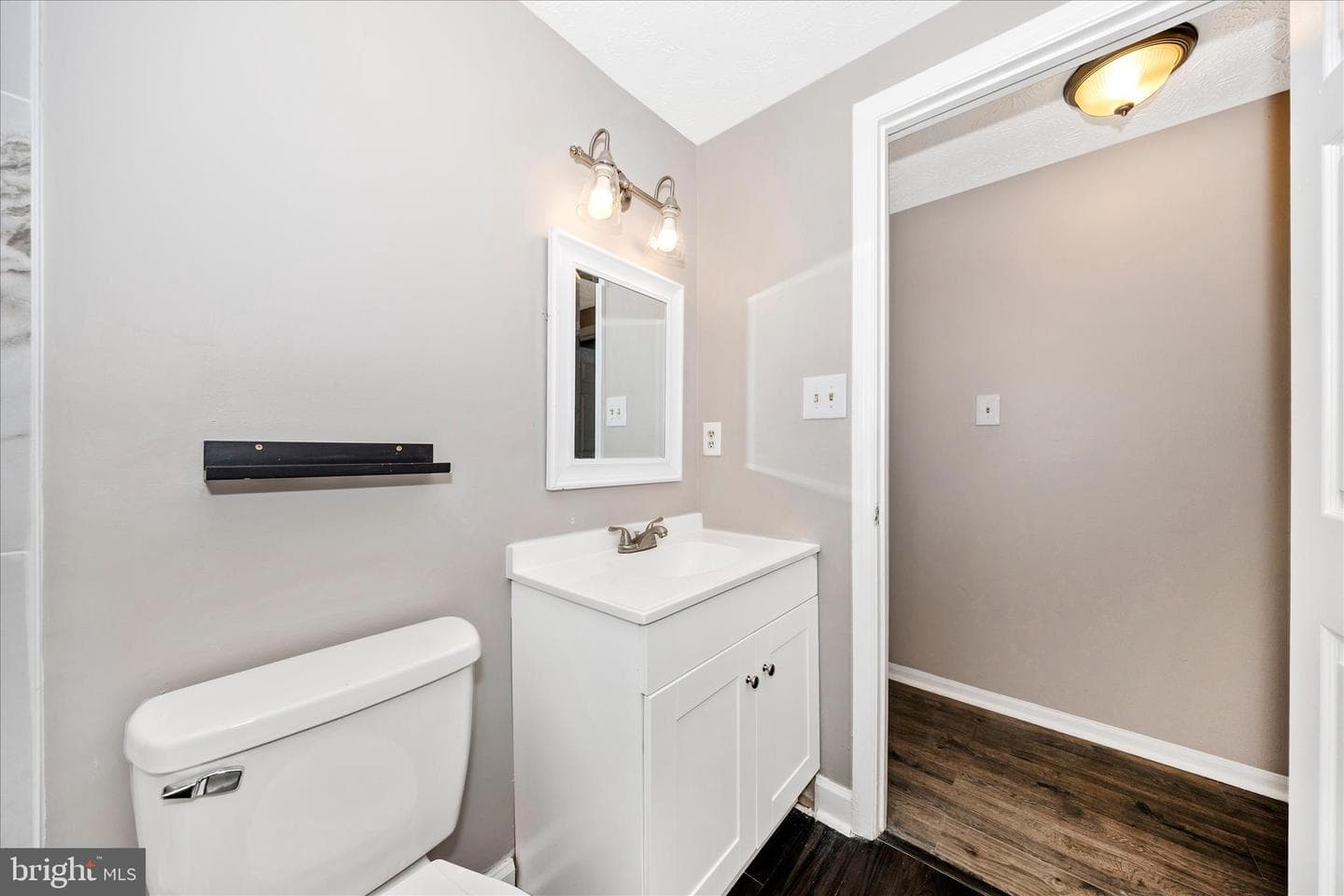 572 Hollyberry Way photo 35