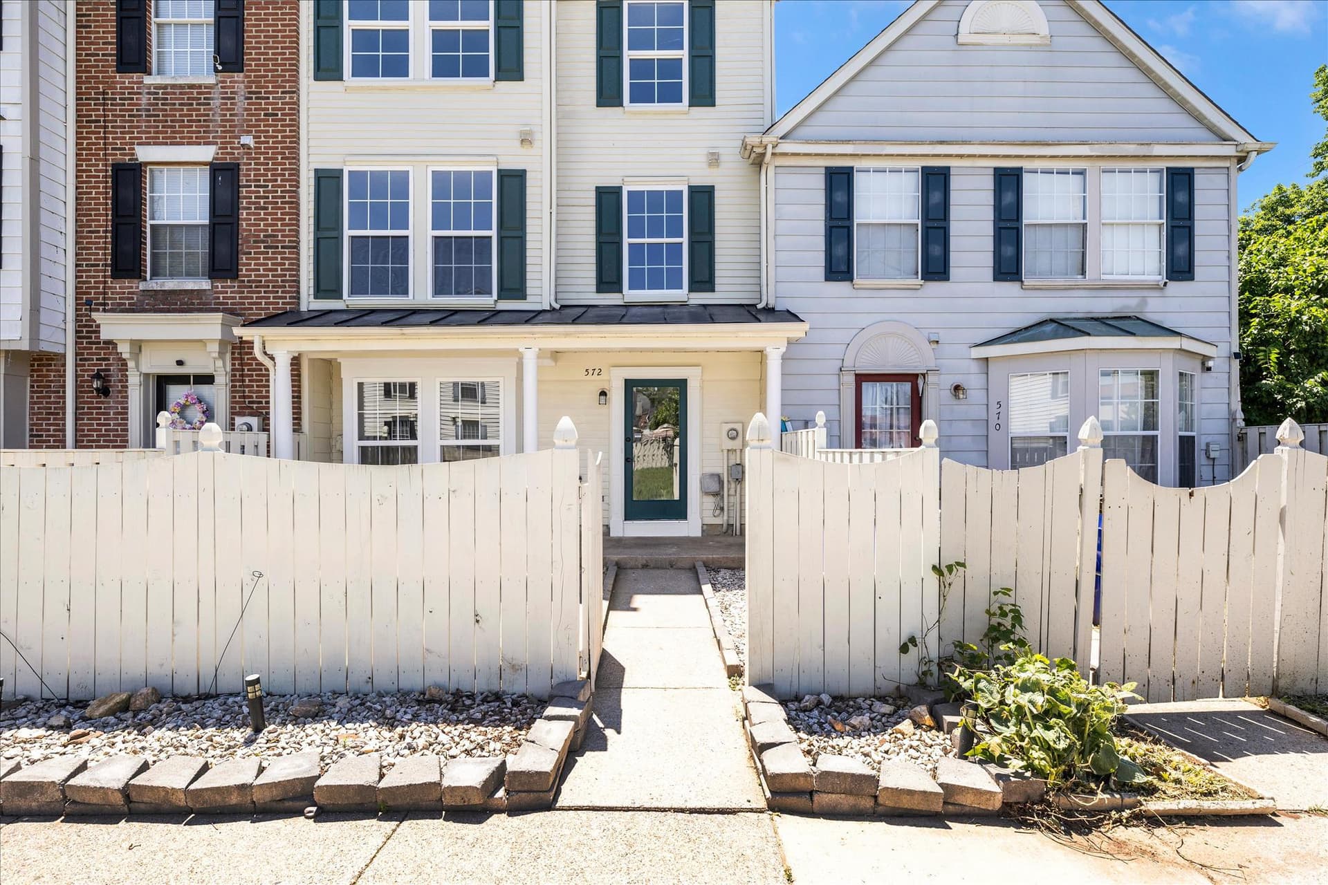 572 Hollyberry Way photo 39