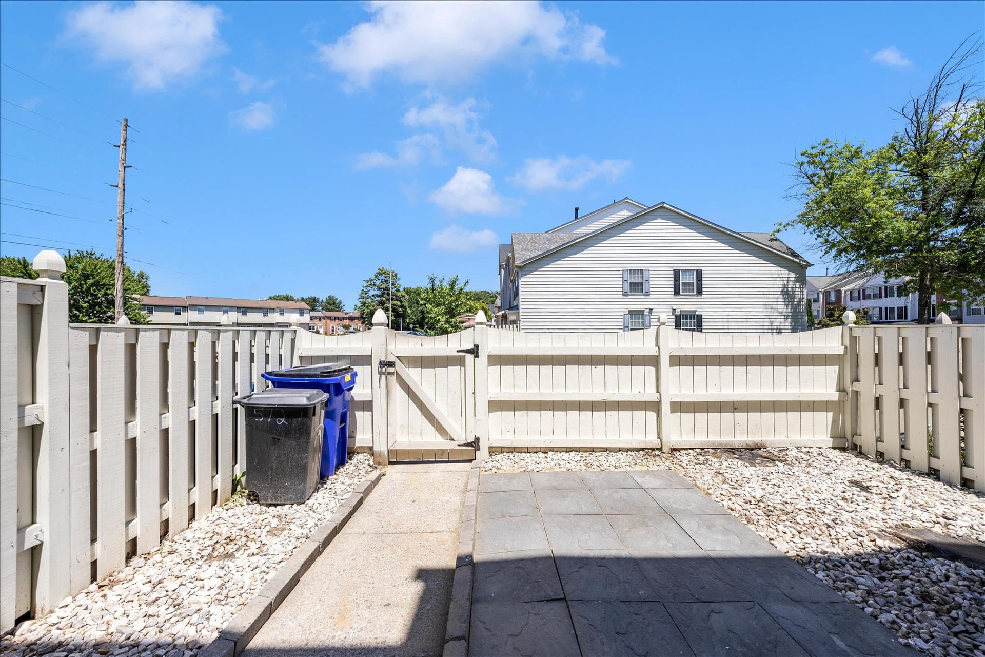 572 Hollyberry Way photo 42