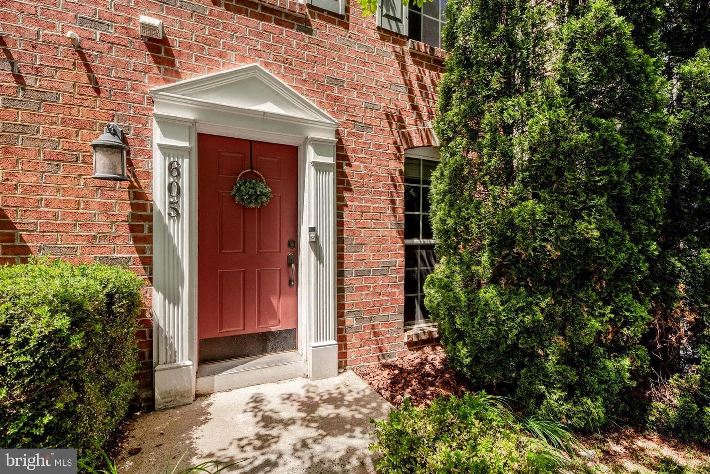605 Tivoli Road photo 3