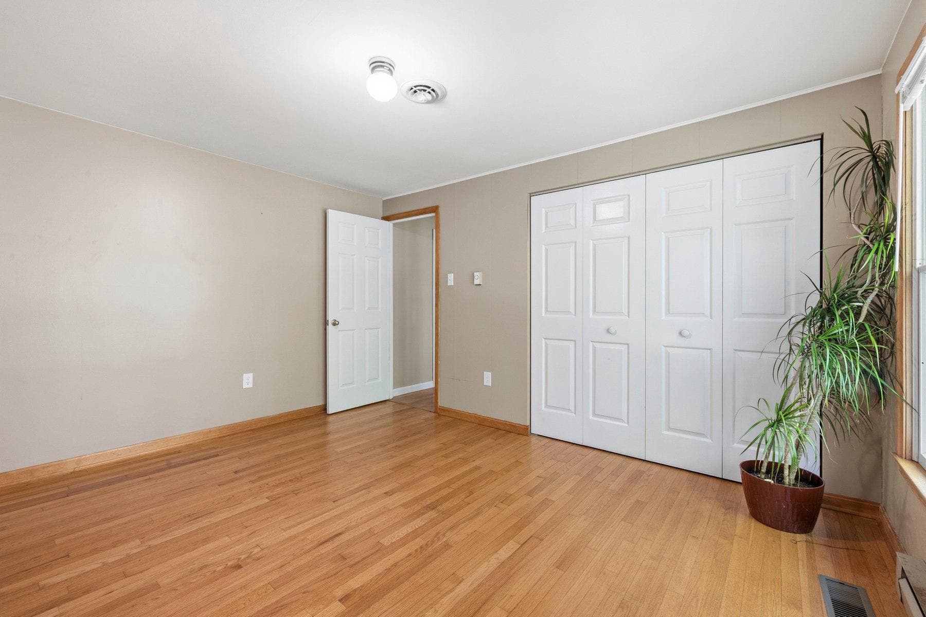 10820 Gambrill Park Road photo 25