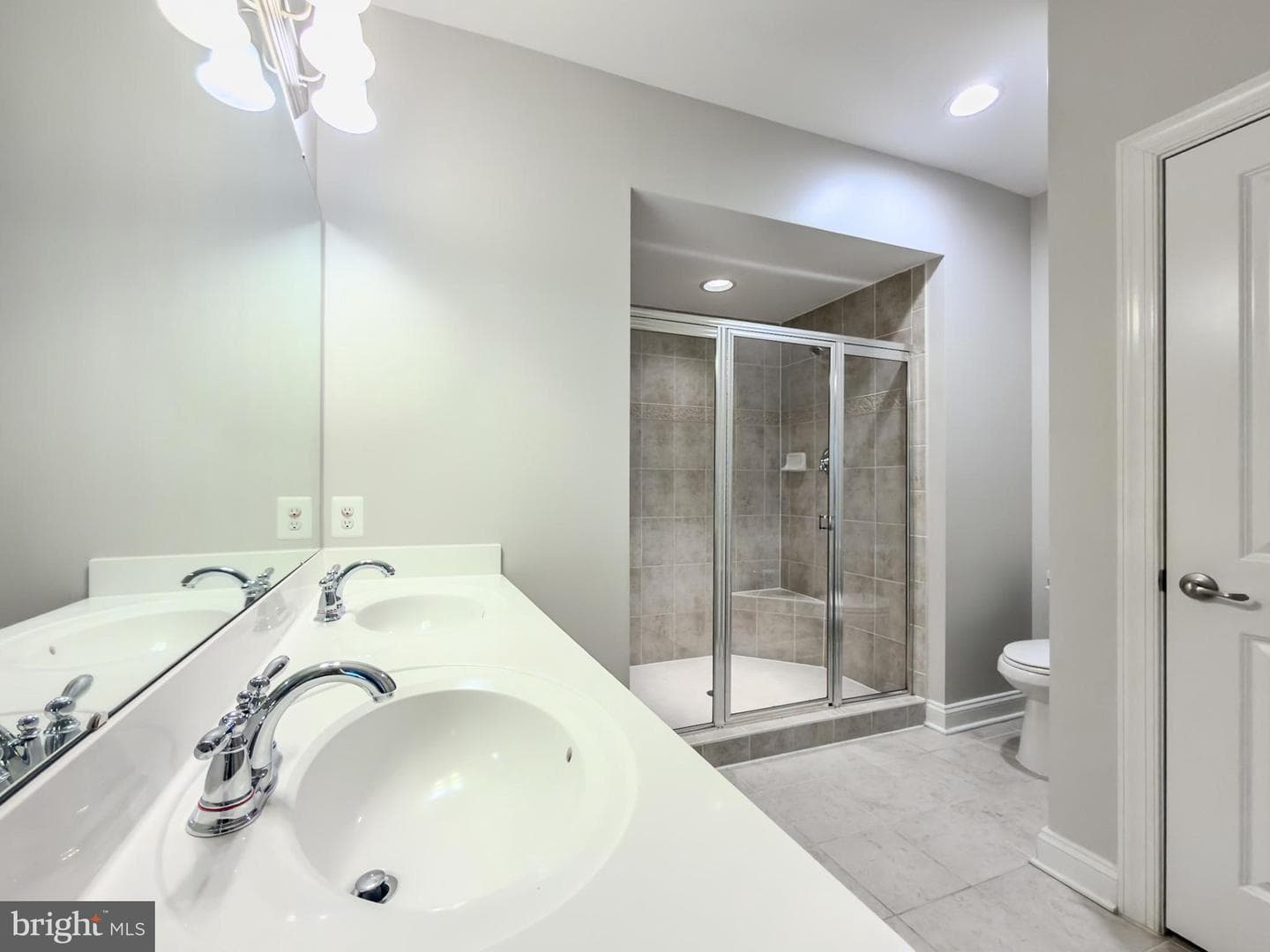 9555 Hyde Place photo 24