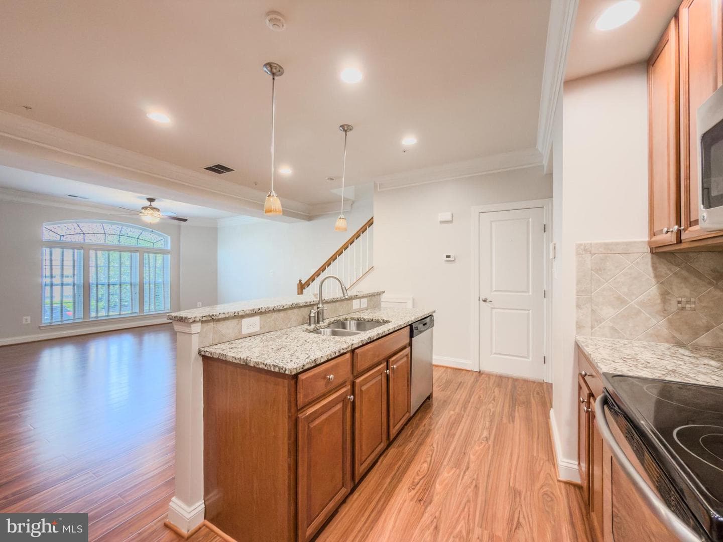 9555 Hyde Place photo 7
