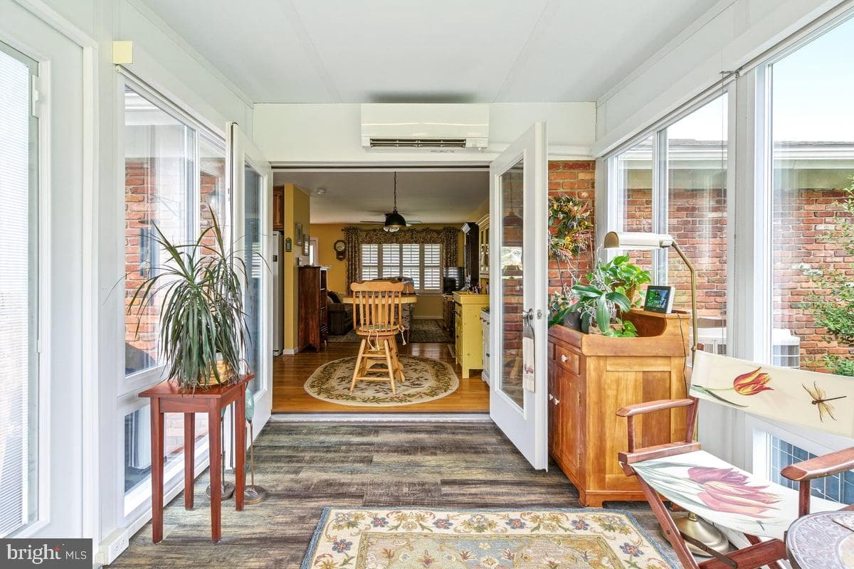 2 Lombardy Drive photo 10