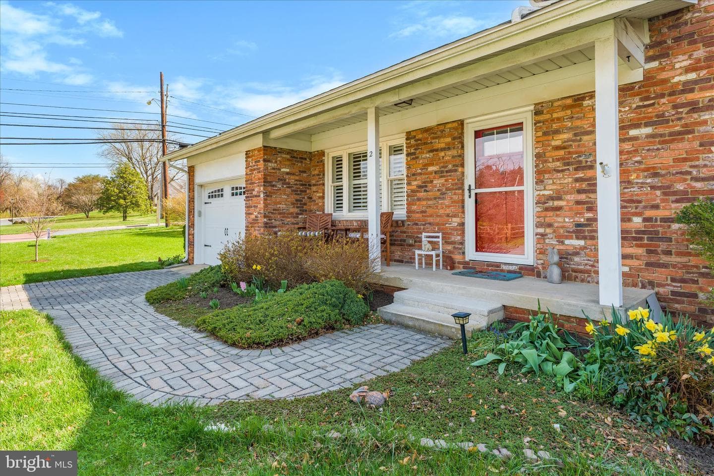 2 Lombardy Drive photo 2