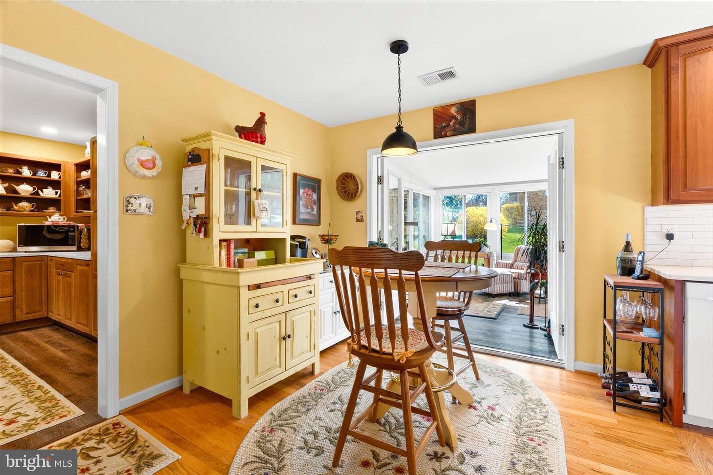 2 Lombardy Drive photo 6