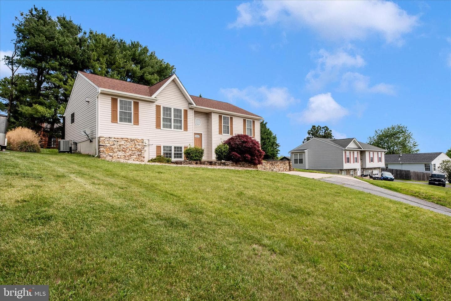 127 Sunhigh Drive photo 3