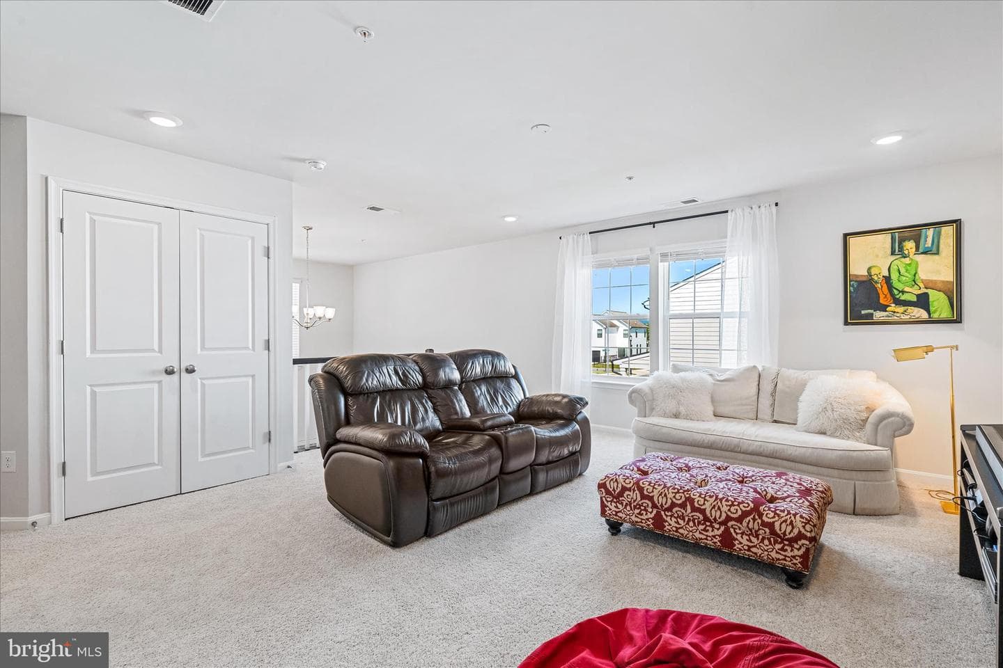 493 Hanson Street photo 16