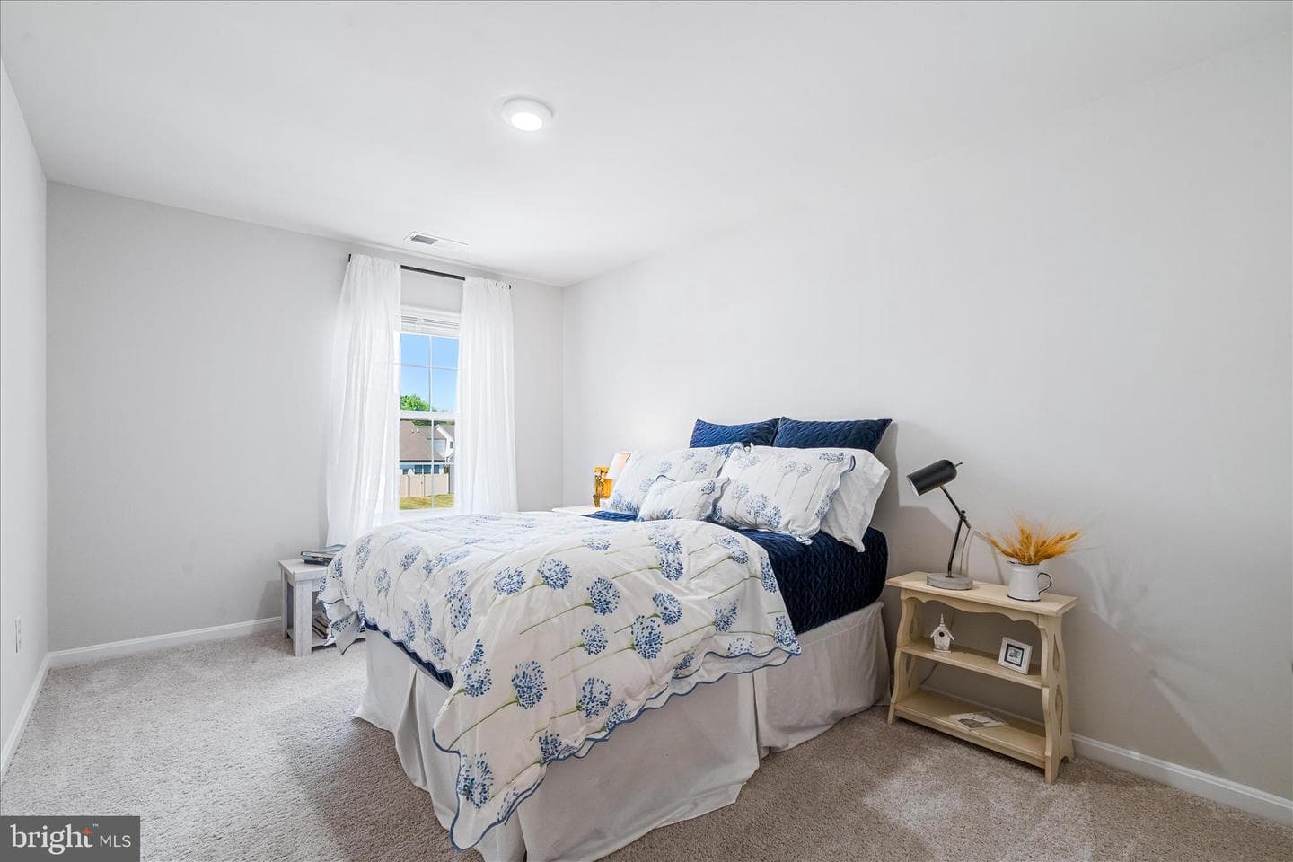 493 Hanson Street photo 18
