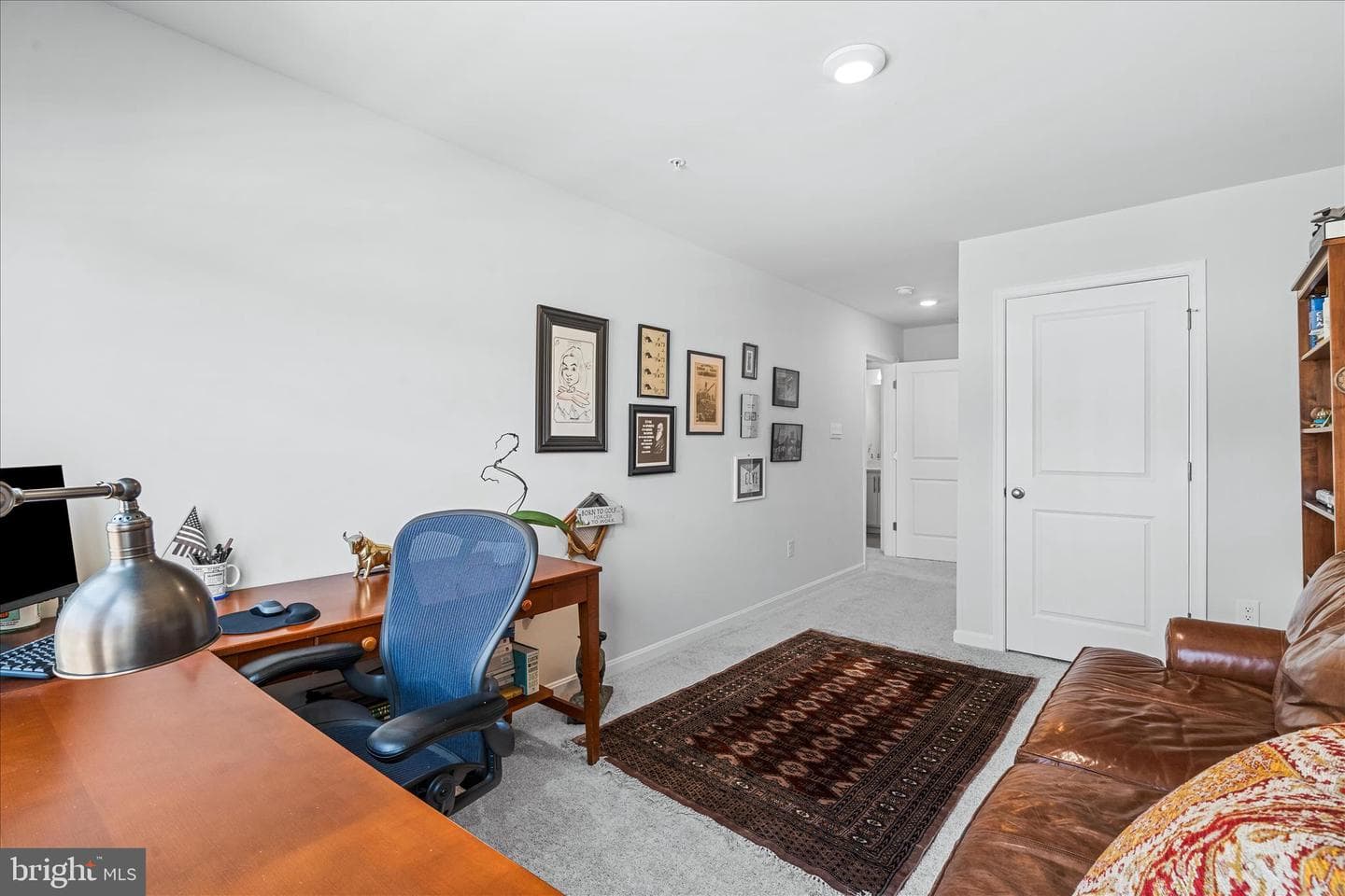 493 Hanson Street photo 20