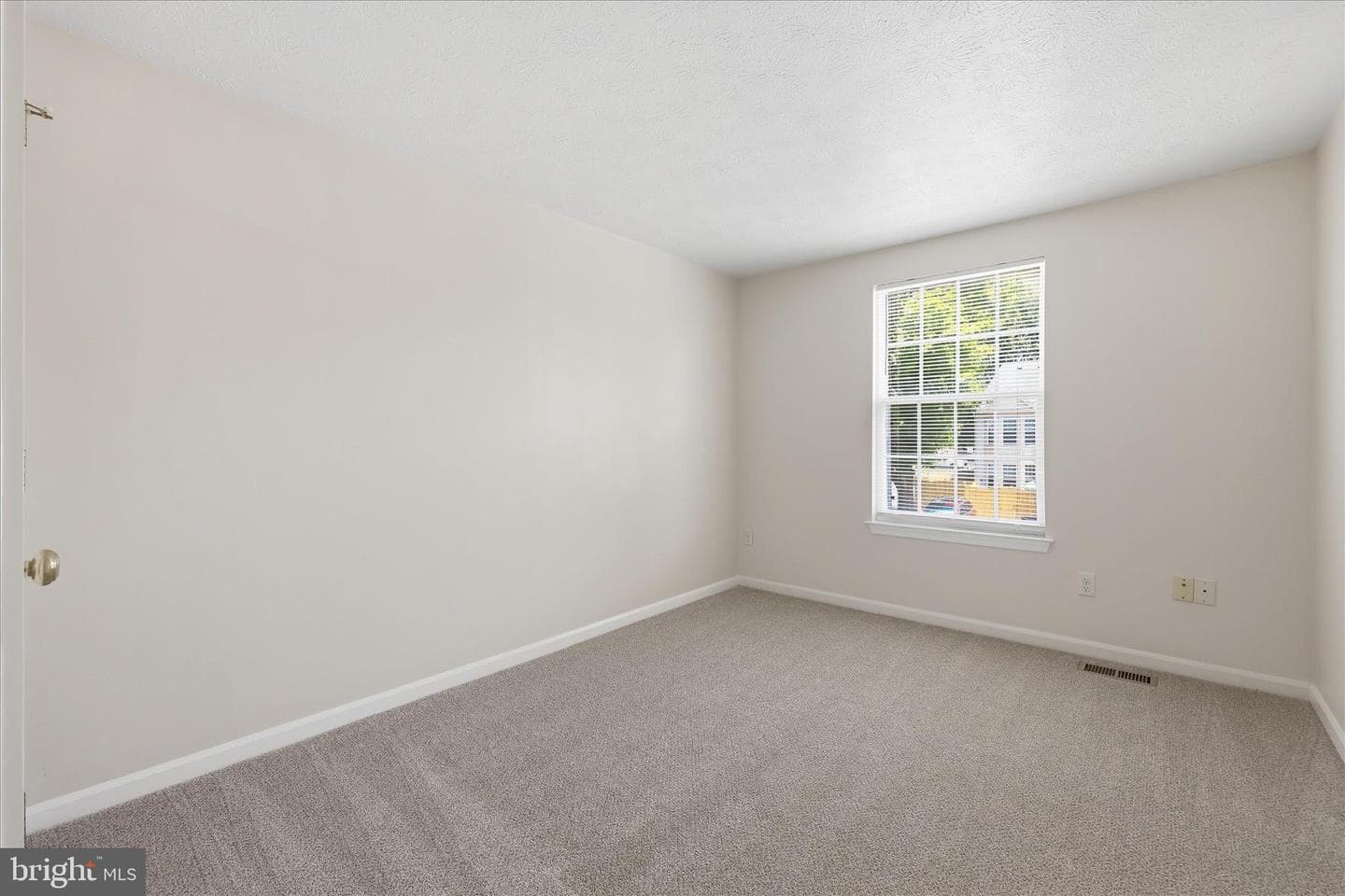 1032 Staghorn Avenue photo 32