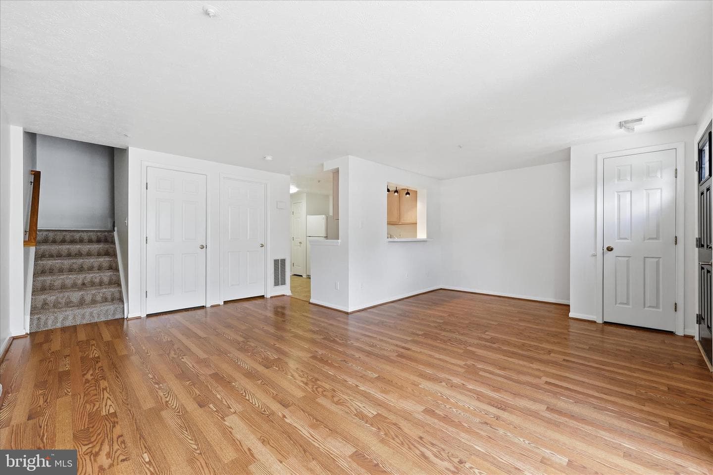 1032 Staghorn Avenue photo 8