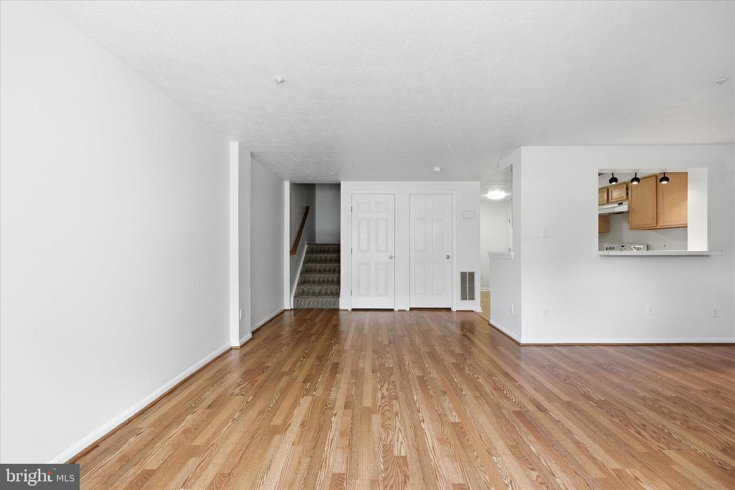 1032 Staghorn Avenue photo 9