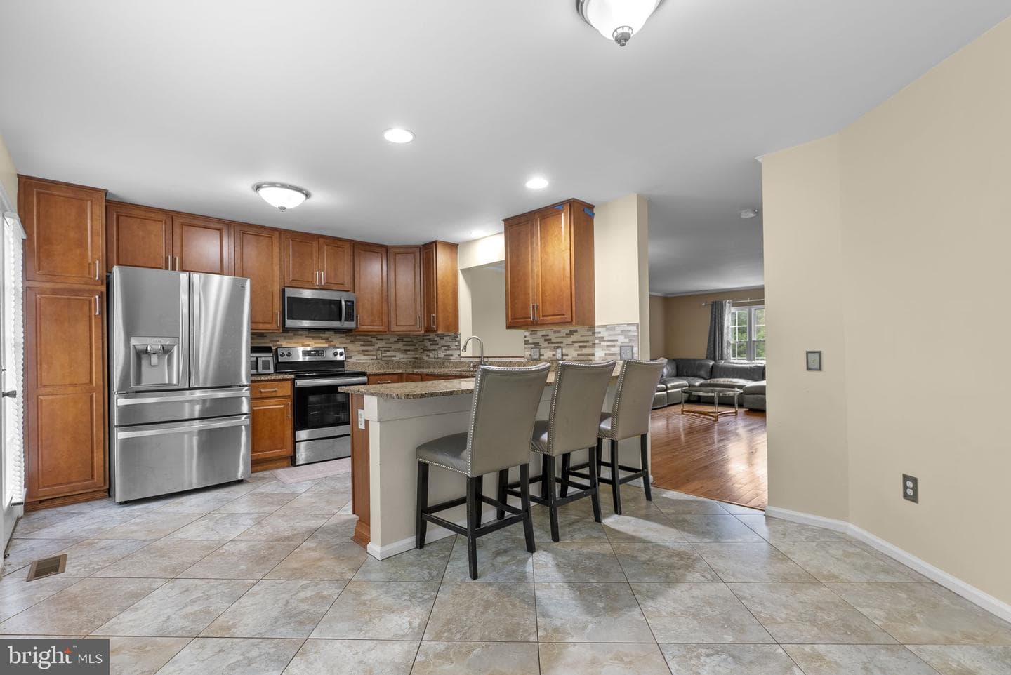 7069 Bradshaw Court W photo 8