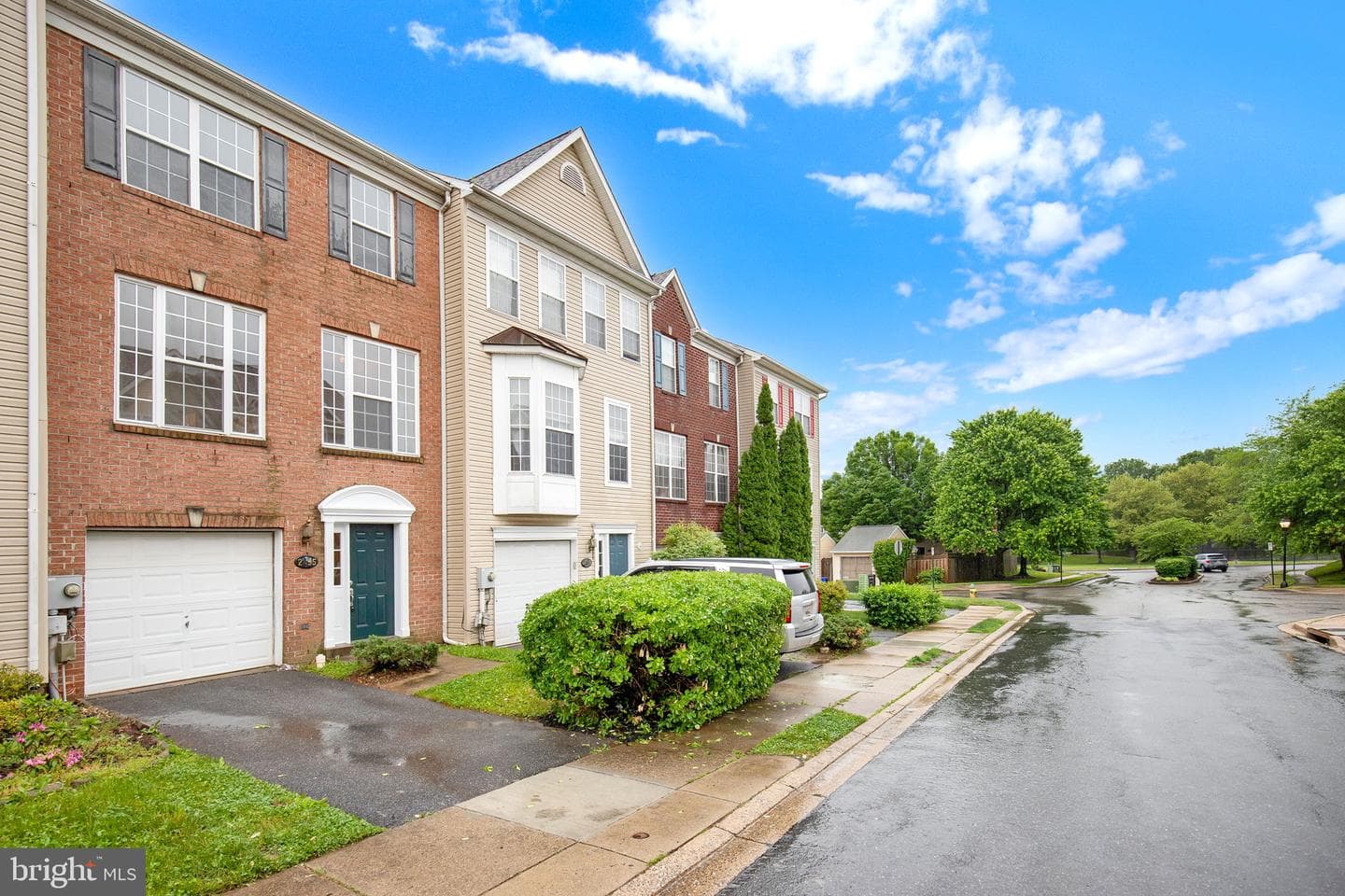 2495 Lakeside Drive