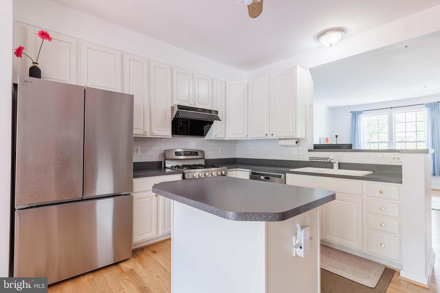 3638 Singleton Terrace photo 16