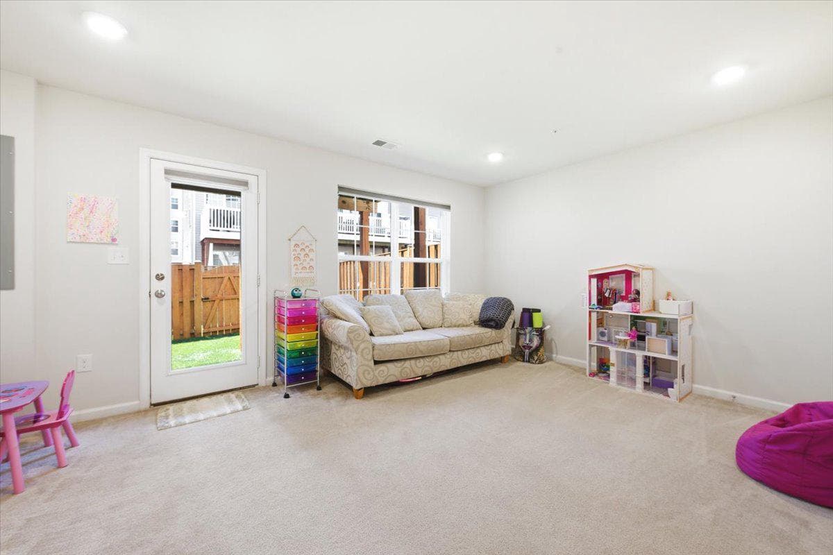 6217 Margarita Way photo 3