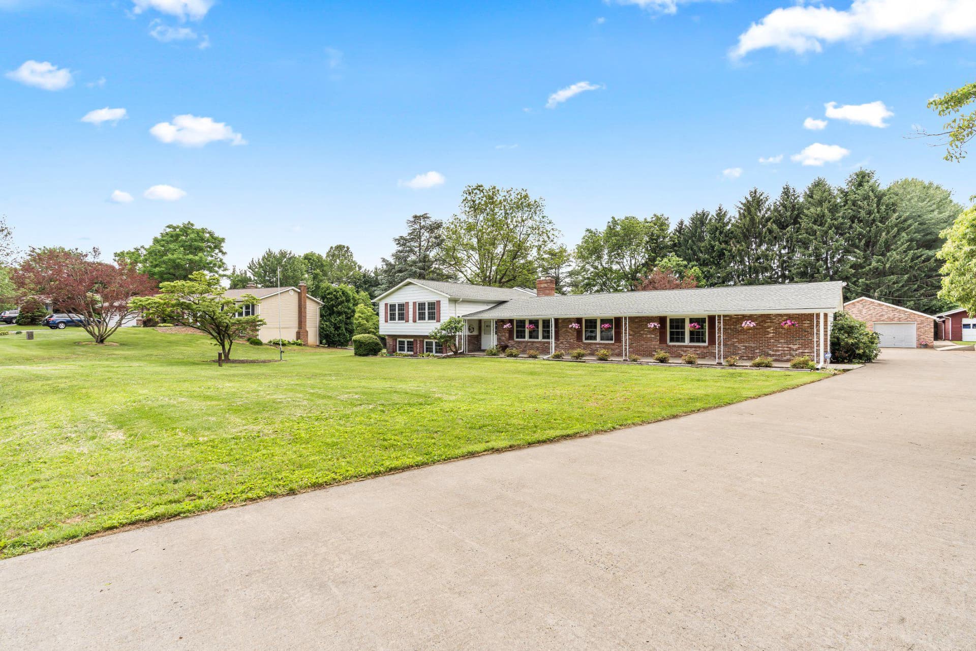3318 Lowell Lane photo 4