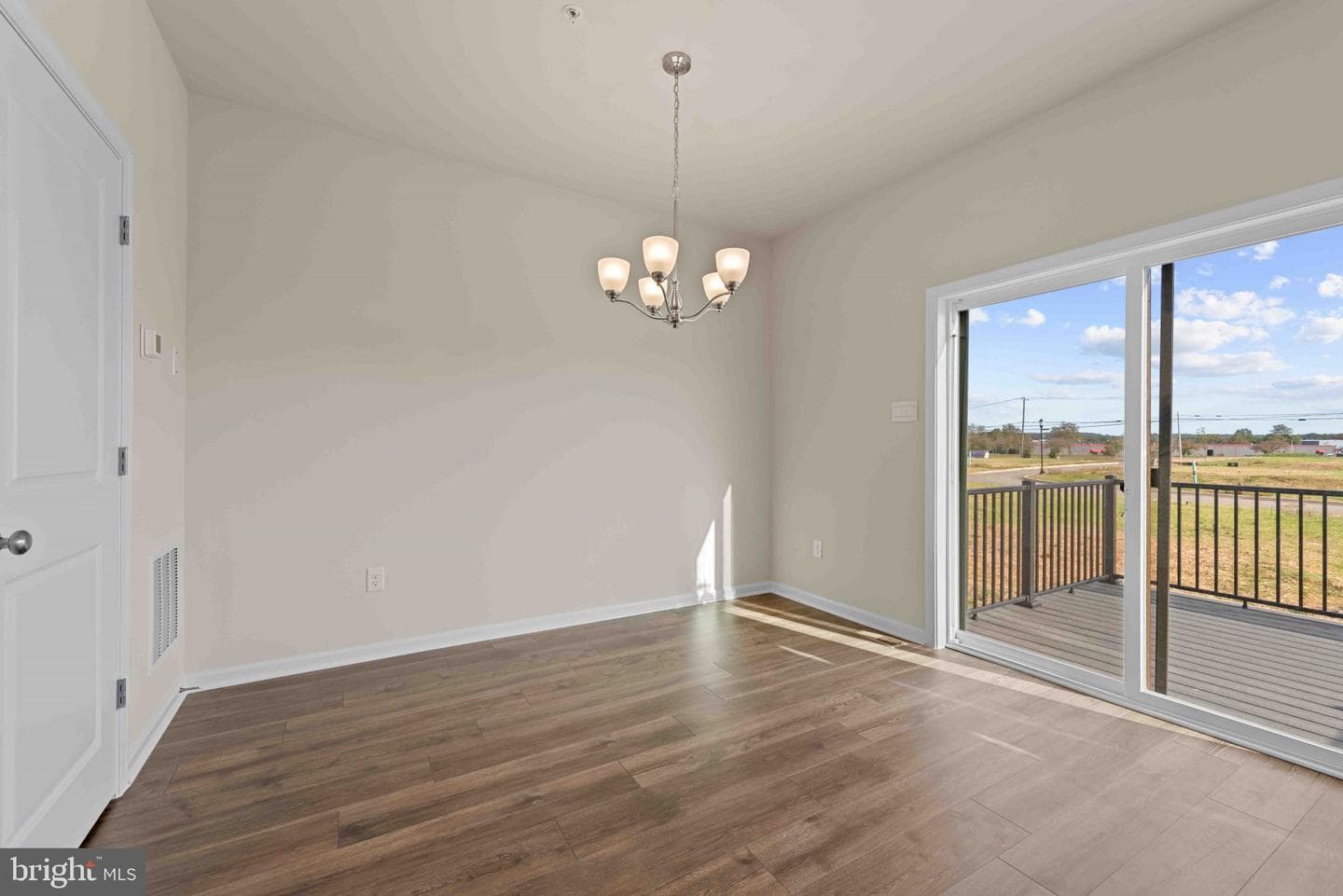 395 Ensemble Way photo 7