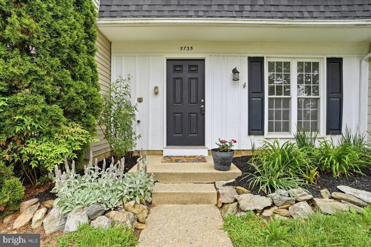 5735 Sunset View Lane photo 2
