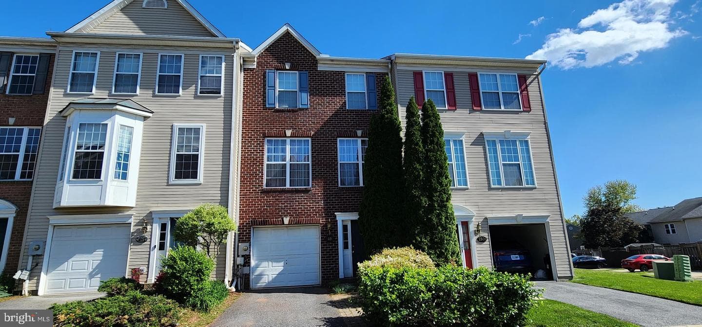 2499 Lakeside Drive