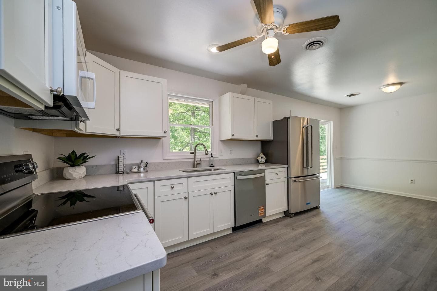 4420 Highboro Drive photo 8