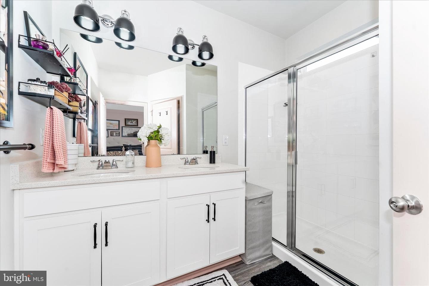 5125 Ironsides Drive photo 36