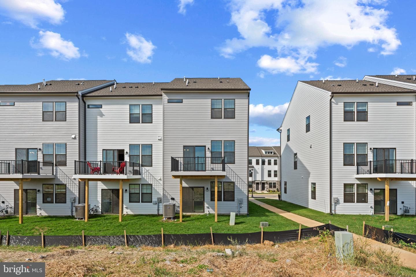 393 Ensemble Way photo 36