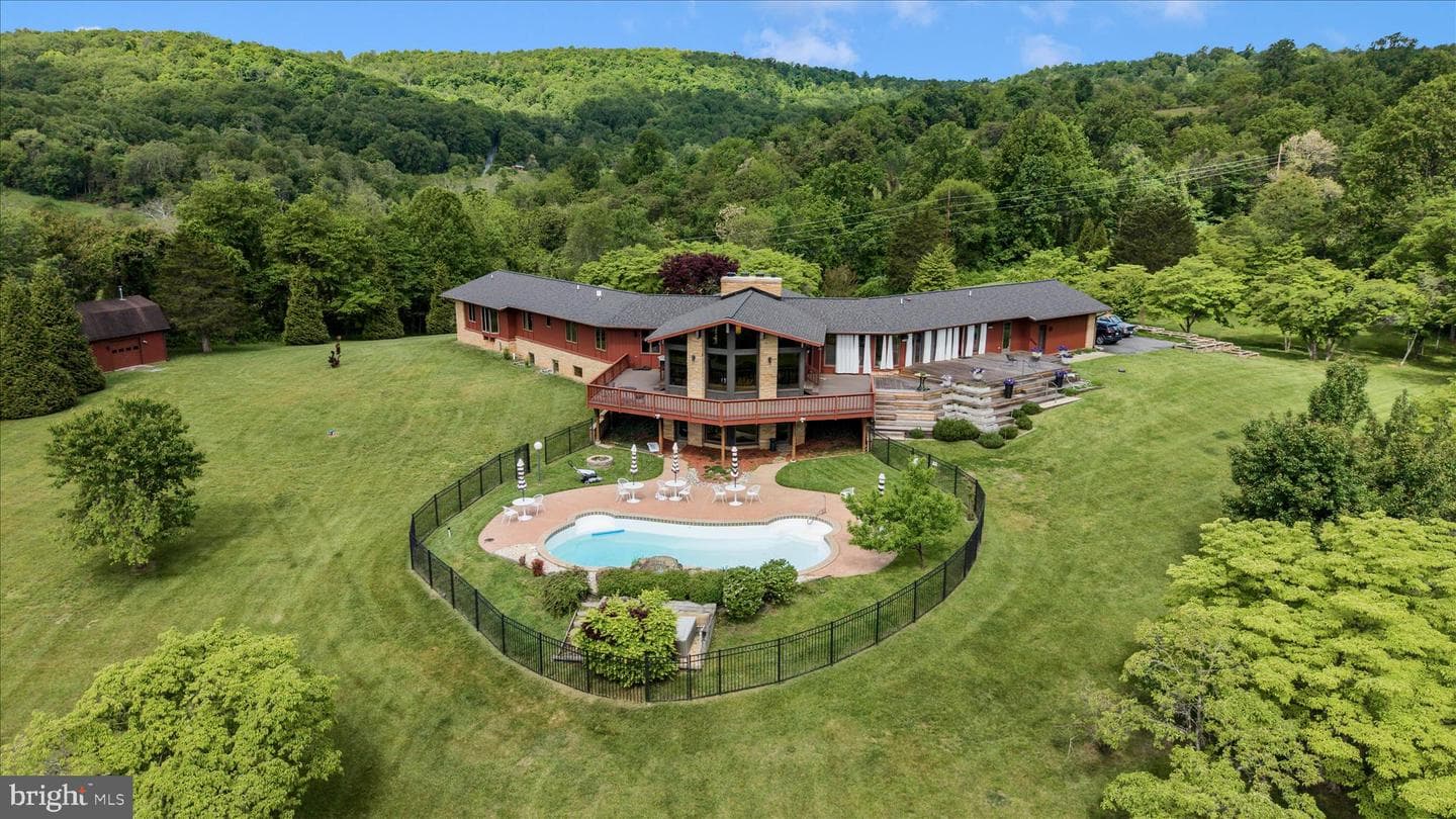9237 Frostown Road, Middletown