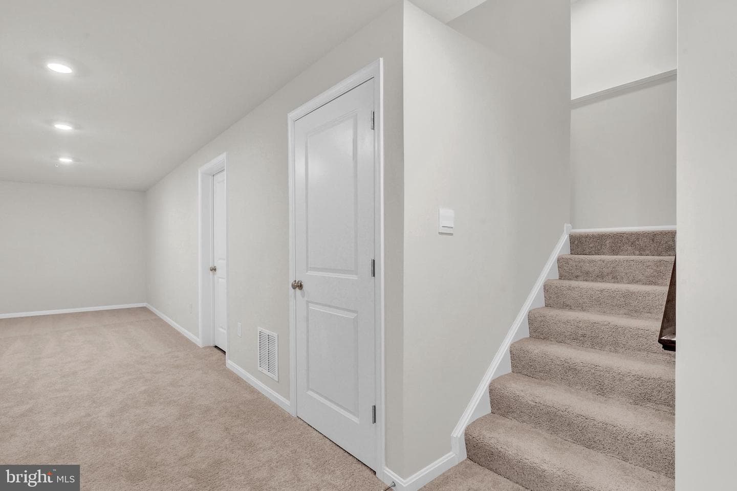 456 Hanson St photo 28