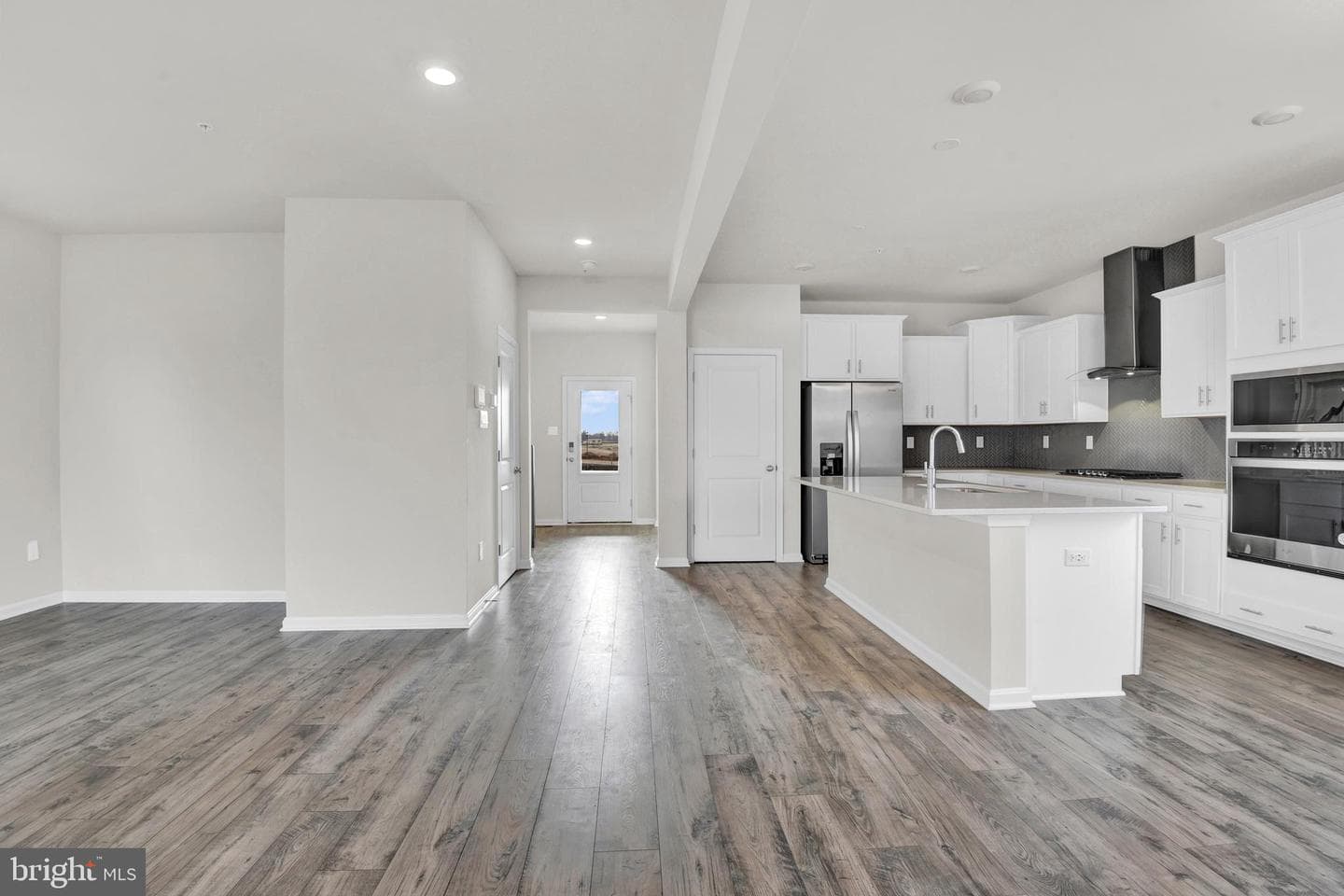 456 Hanson St photo 9