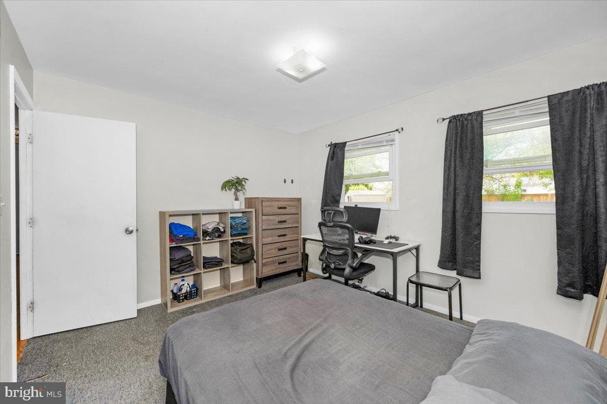 302 Manor Court photo 17