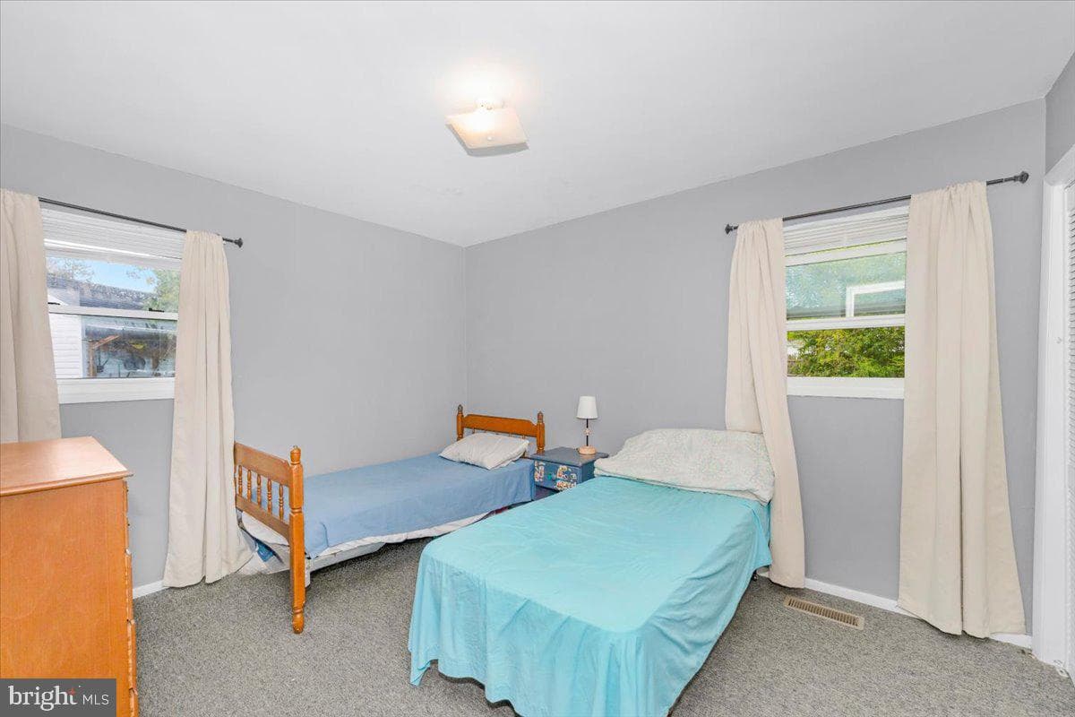 302 Manor Court photo 19