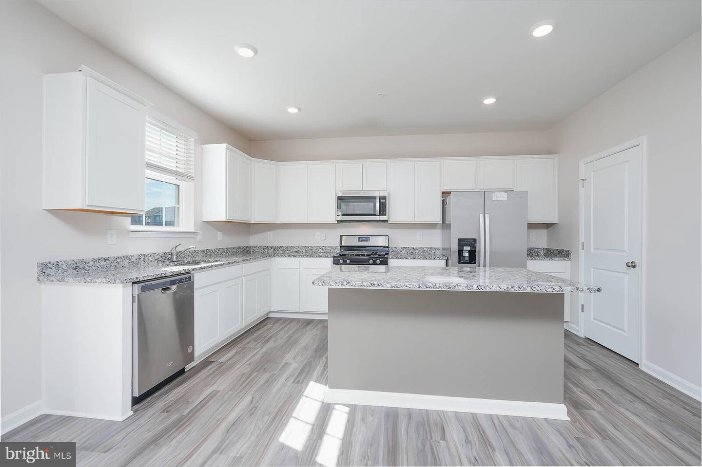 2085 Pomona Way photo 10