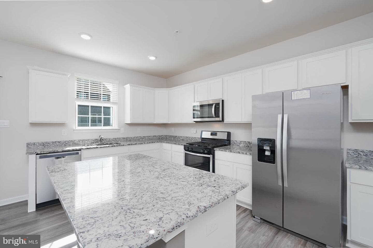 2085 Pomona Way photo 22