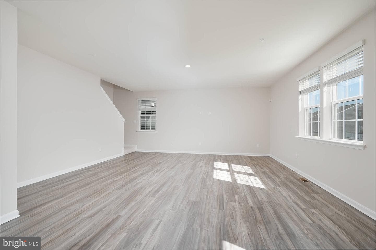 2085 Pomona Way photo 24