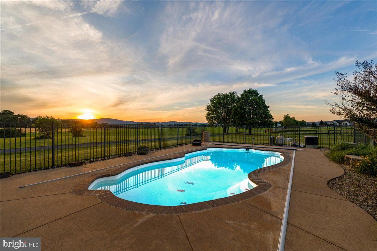 3938 Cherry Lane photo 4
