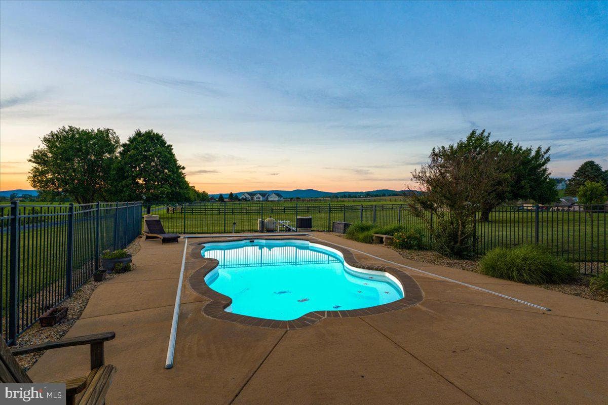3938 Cherry Lane photo 5