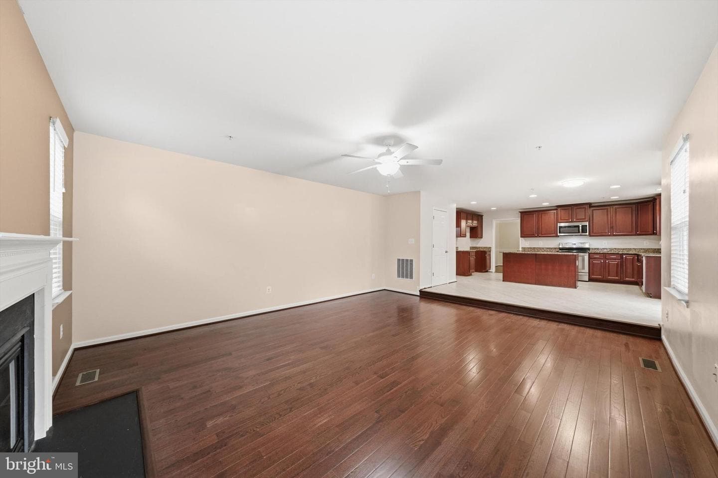 6728 Meadowlawn Circle photo 20