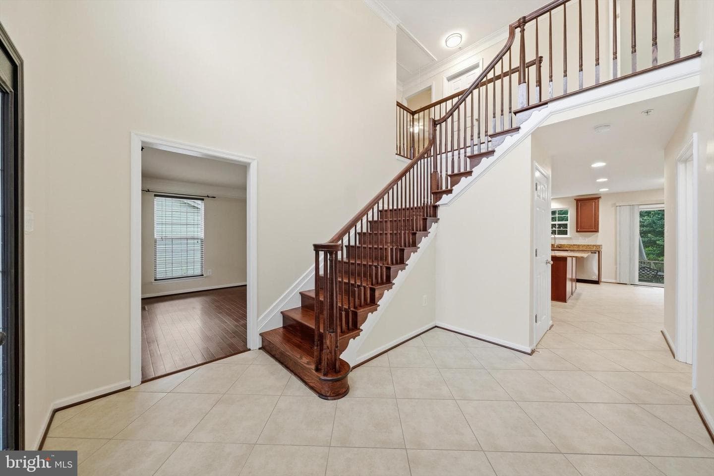 6728 Meadowlawn Circle photo 3