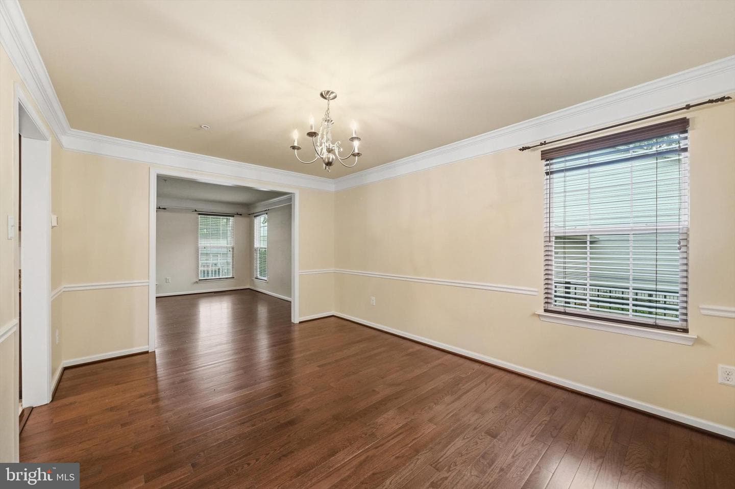 6728 Meadowlawn Circle photo 9