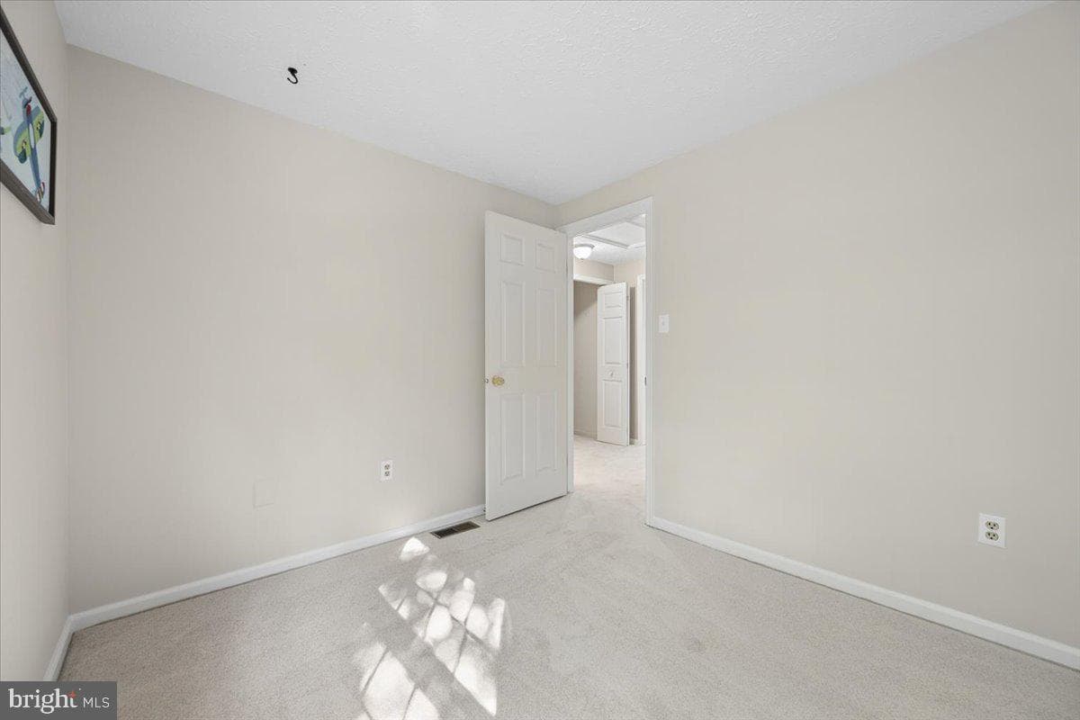 6396 Devonshire Lane photo 33