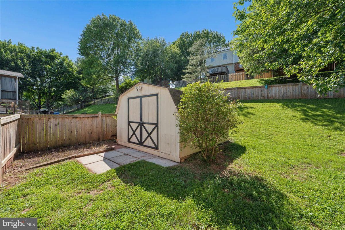 6396 Devonshire Lane photo 57